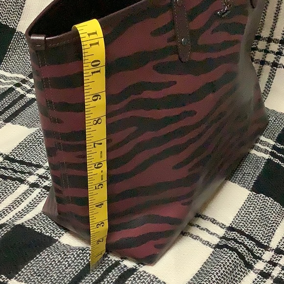 Coach burgundy & black zebra print reversible leather tote purse - Picture 8 of 10